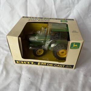 Ertl 1/32 John Deere 3140 Tractor with Cab